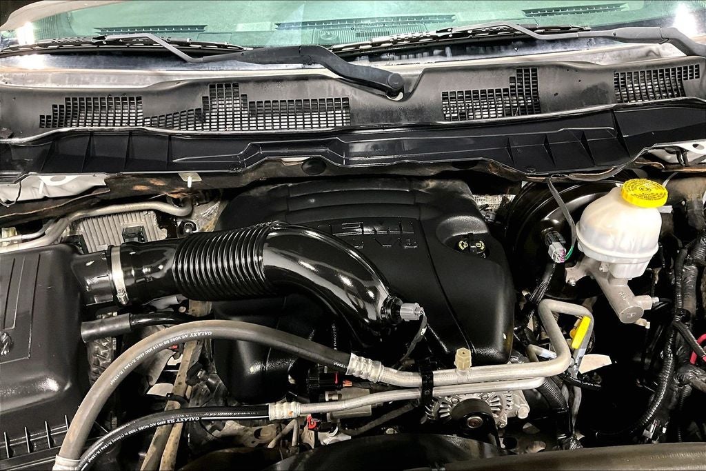 2018 RAM 1500 Express Crew Cab 4x4 5'7' Box