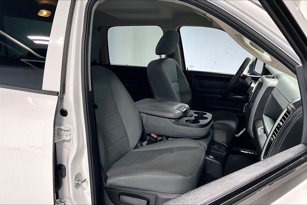 2018 RAM 1500 Express Crew Cab 4x4 5'7' Box
