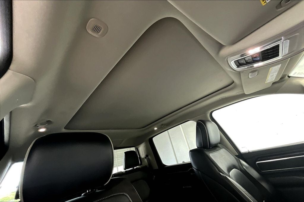 2022 RAM 1500 Laramie Crew Cab 4x4 5'7' Box