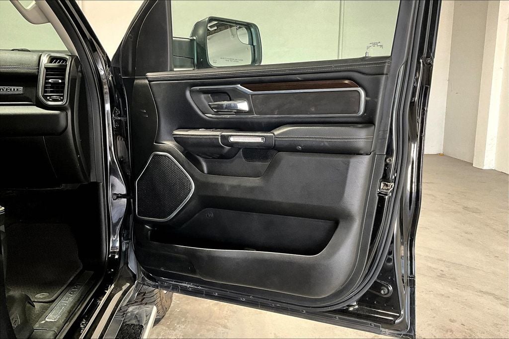 2022 RAM 1500 Laramie Crew Cab 4x4 5'7' Box