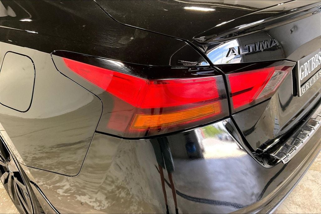 2022 Nissan Altima SR FWD