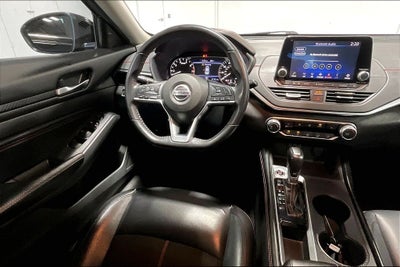 2022 Nissan Altima SR FWD