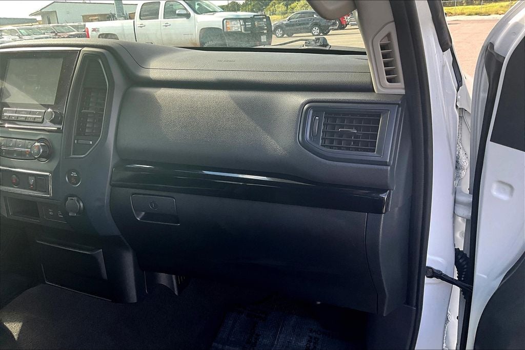 2023 Nissan TITAN Crew Cab SV 4x2