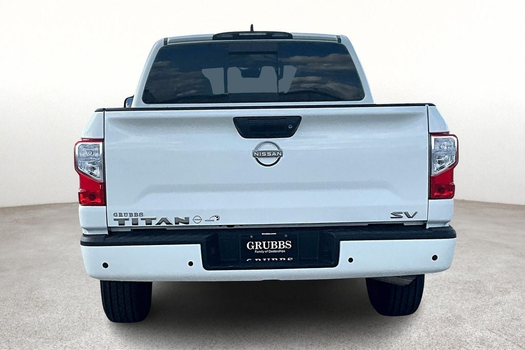 2023 Nissan TITAN Crew Cab SV 4x2