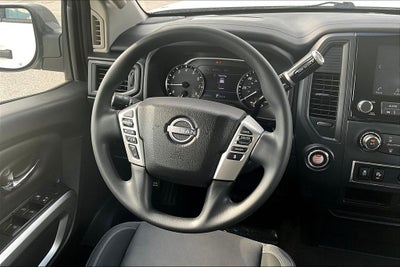 2023 Nissan TITAN Crew Cab SV 4x2