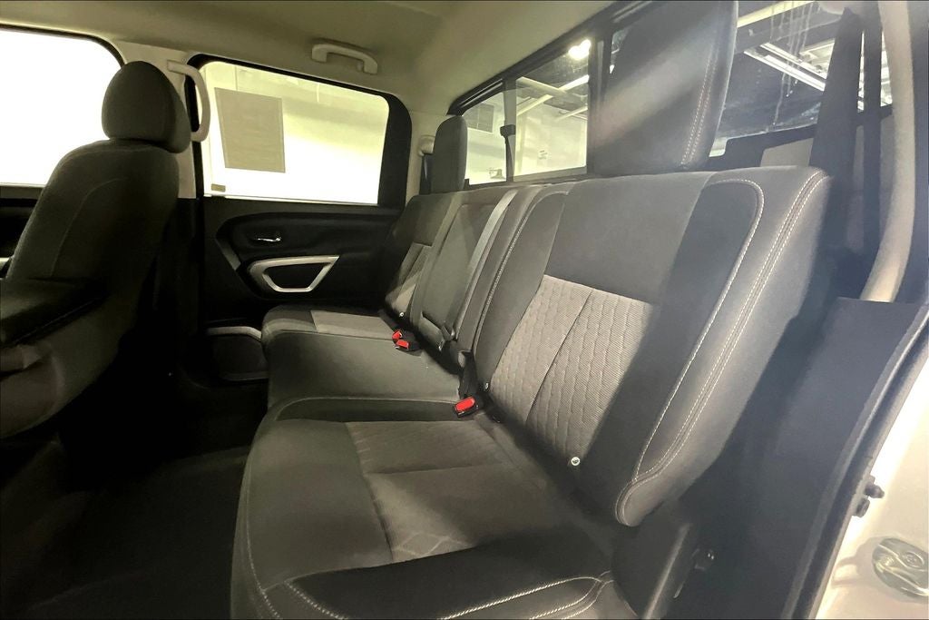 2023 Nissan TITAN Crew Cab SV 4x2