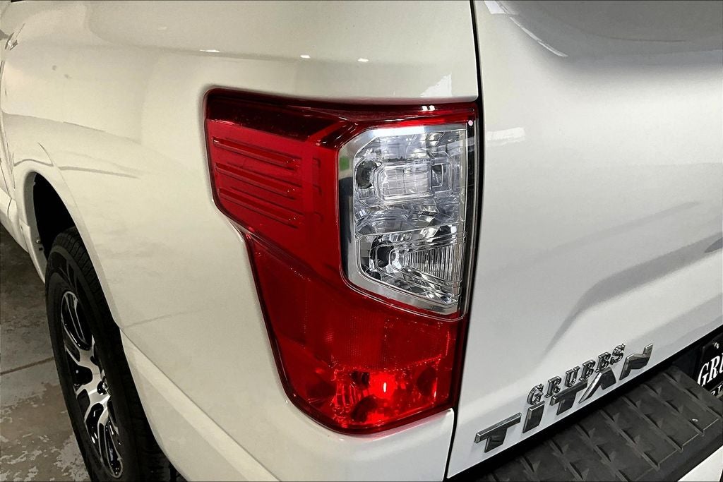 2023 Nissan TITAN Crew Cab SV 4x2