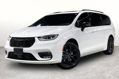 2024 Chrysler Pacifica Limited AWD