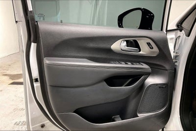 2024 Chrysler Pacifica Limited AWD