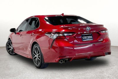 2022 Toyota Camry Hybrid SE