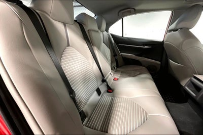 2022 Toyota Camry Hybrid SE