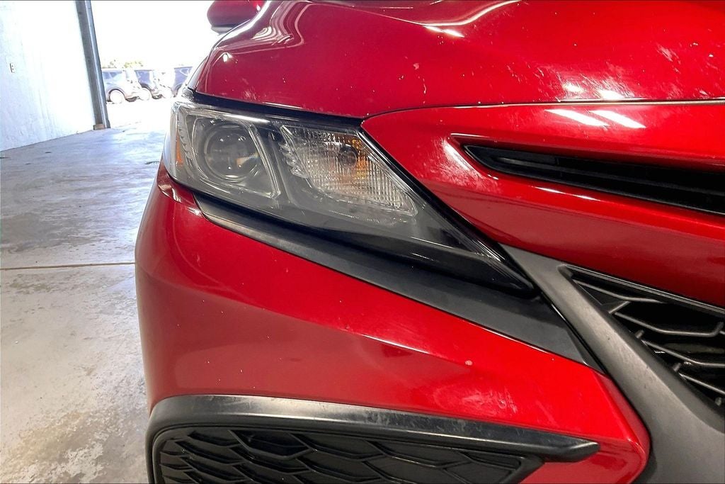 2022 Toyota Camry Hybrid SE