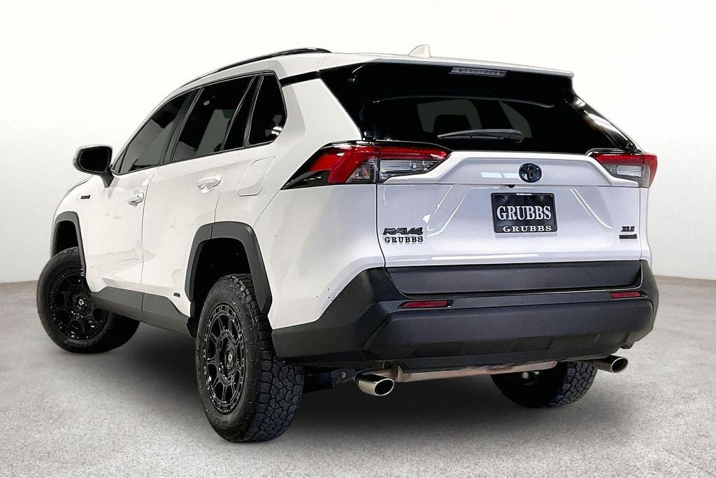 2020 Toyota RAV4 Hybrid XLE