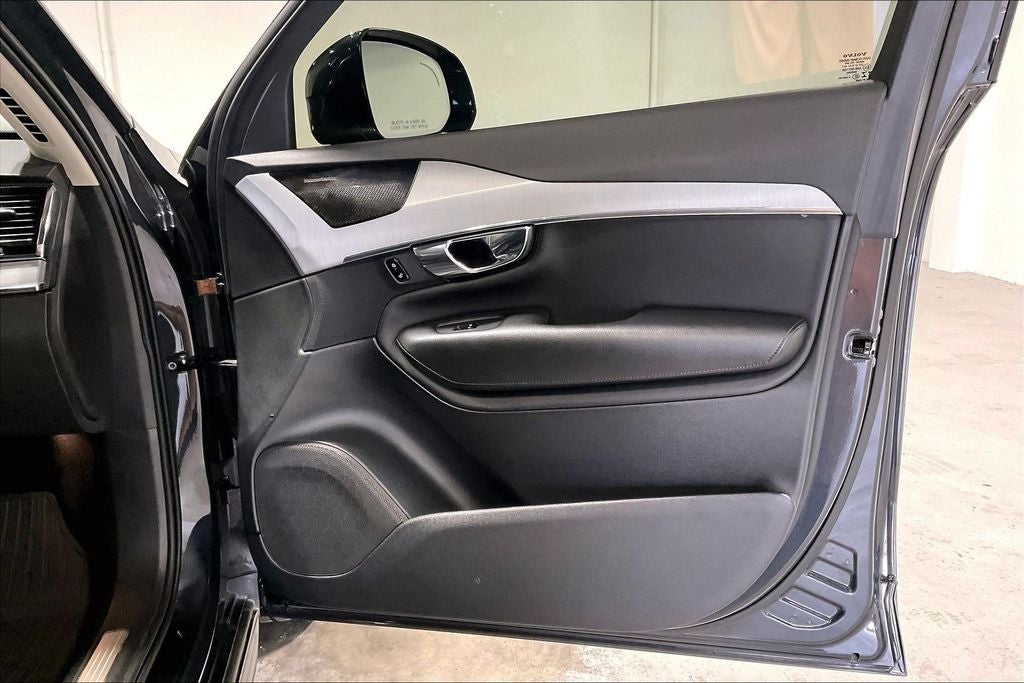 2021 Volvo XC90 T5 Momentum 7 Passenger