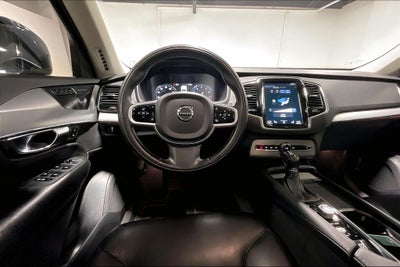 2021 Volvo XC90 T5 Momentum 7 Passenger