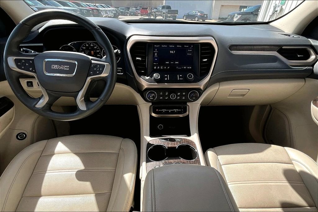 2023 GMC Acadia Denali