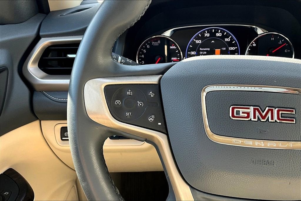 2023 GMC Acadia Denali