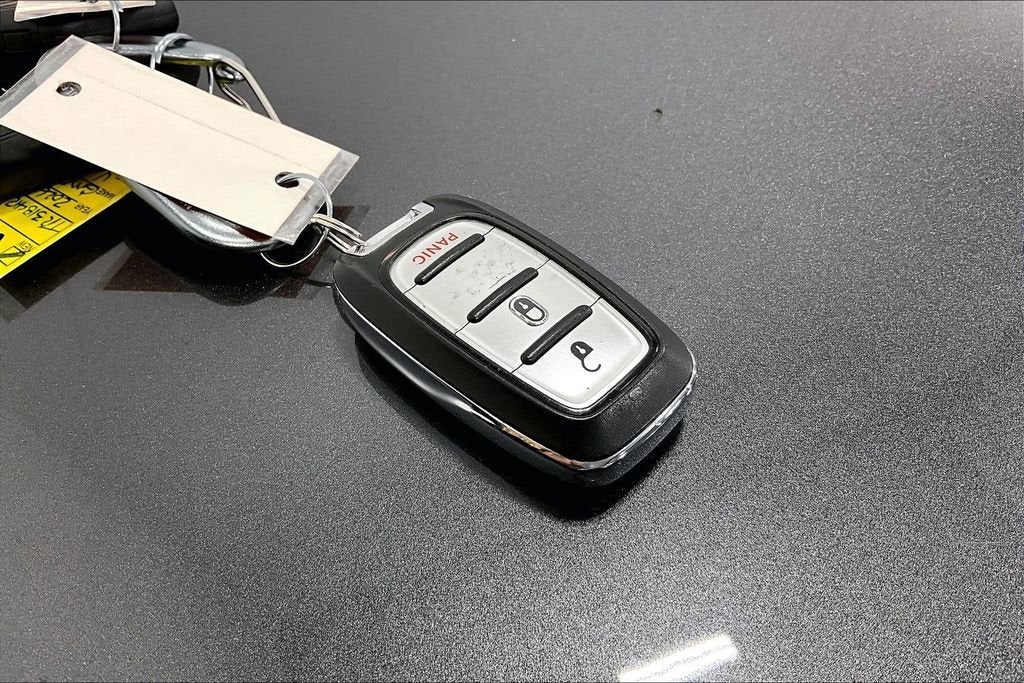 2021 Chrysler Voyager LX