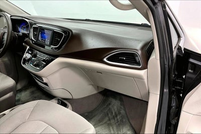 2021 Chrysler Voyager LX
