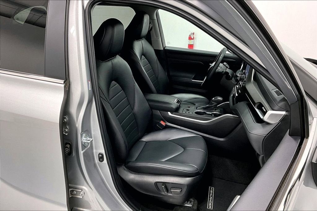 2024 Toyota Highlander Hybrid XLE