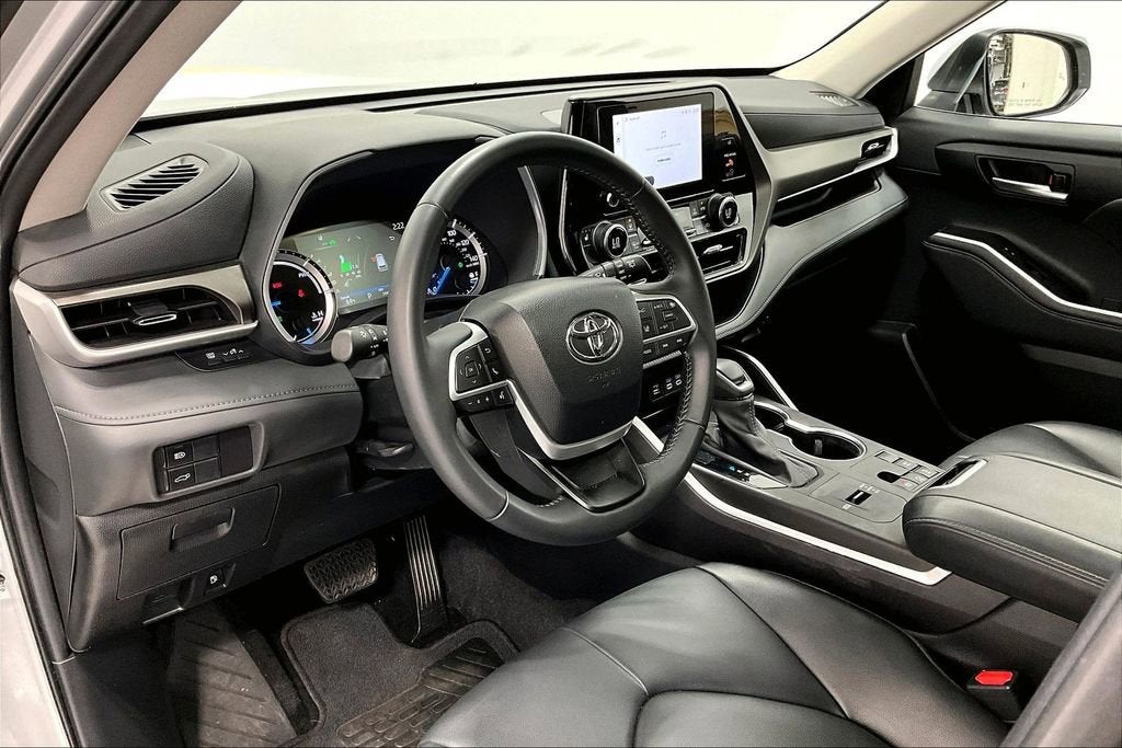 2024 Toyota Highlander Hybrid XLE