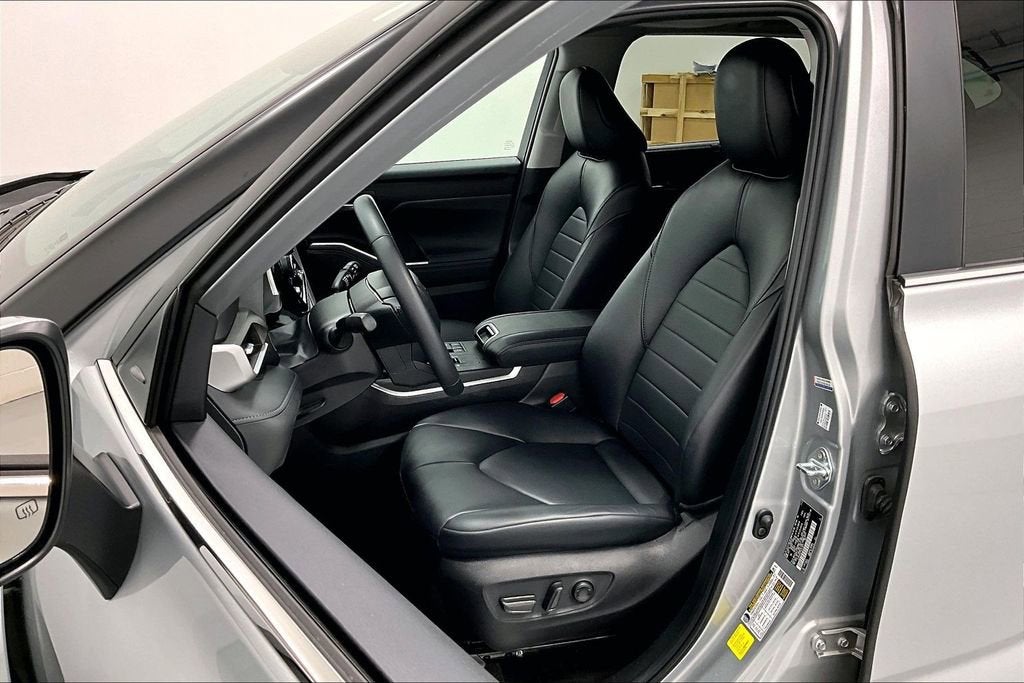 2024 Toyota Highlander Hybrid XLE