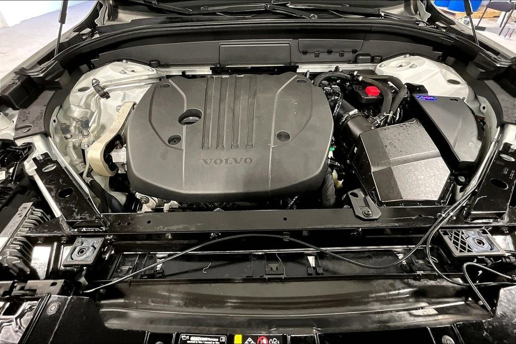 2022 Volvo XC60 B5 Momentum