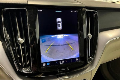 2022 Volvo XC60 B5 Momentum
