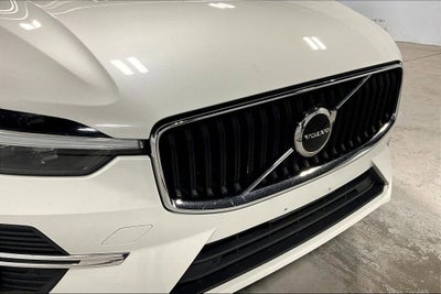 2022 Volvo XC60 B5 Momentum