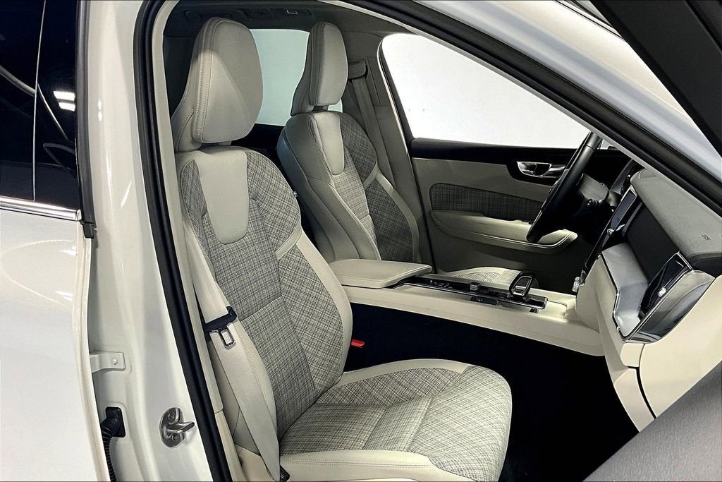 2022 Volvo XC60 Momentum