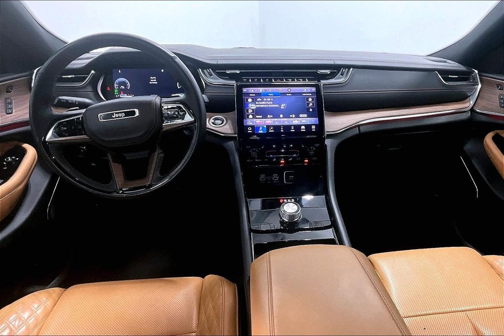 2022 Jeep Grand Cherokee Summit