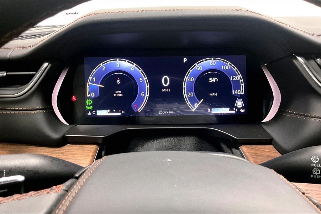 2022 Jeep Grand Cherokee Summit