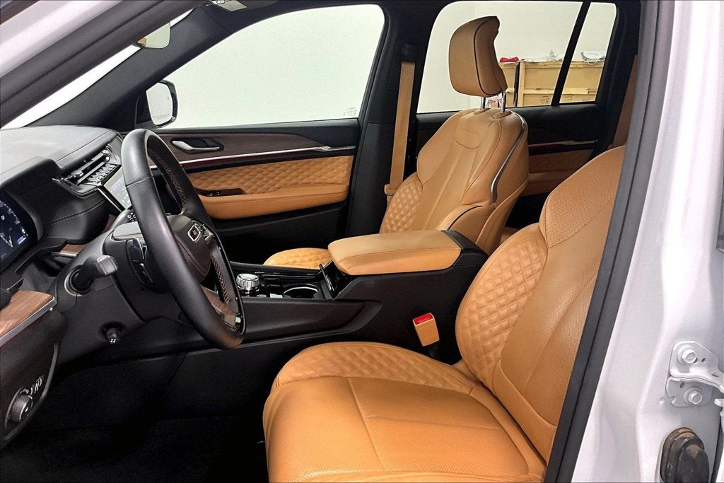 2022 Jeep Grand Cherokee Summit