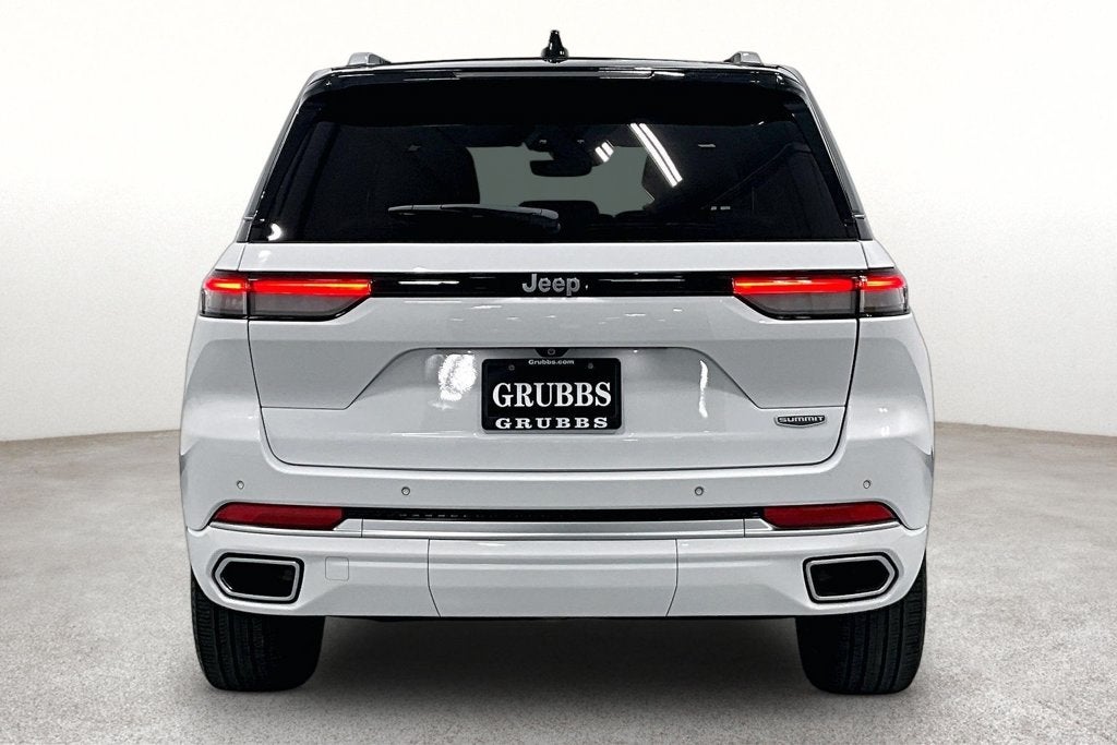 2022 Jeep Grand Cherokee Summit