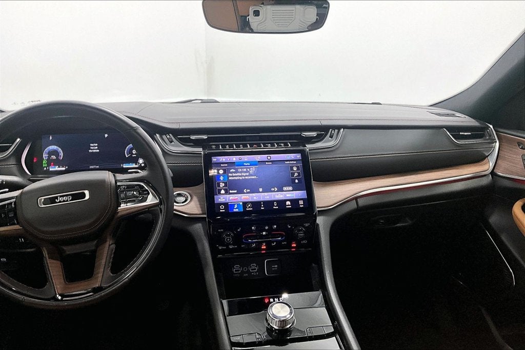 2022 Jeep Grand Cherokee Summit