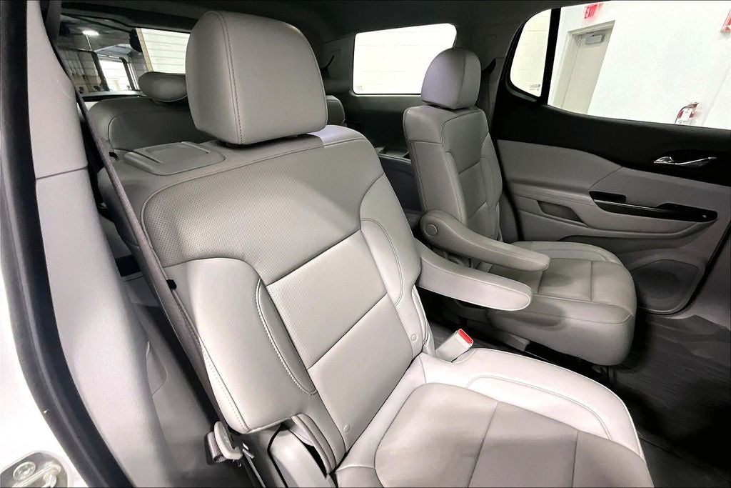2022 GMC Acadia SLT