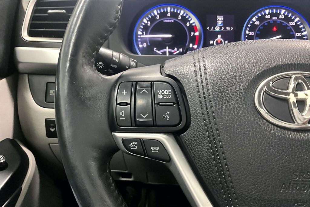 2016 Toyota Highlander Limited Platinum V6