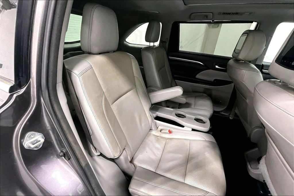 2016 Toyota Highlander Limited Platinum V6