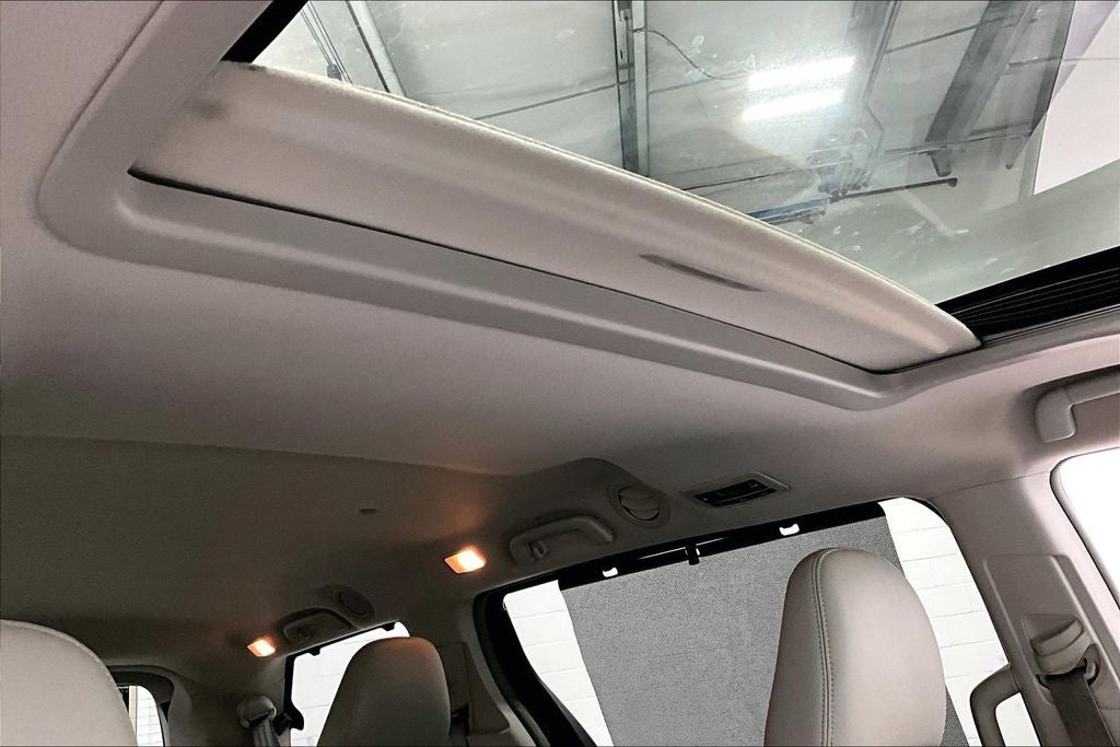 2013 Toyota Sienna XLE 8 Passenger