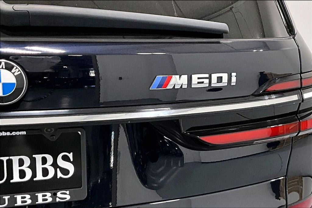 2023 BMW X7 M60i