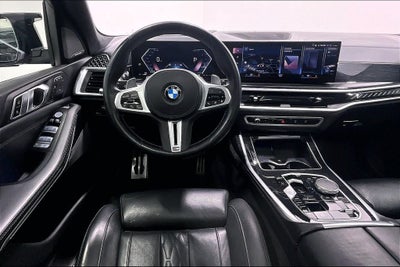 2023 BMW X7 M60i