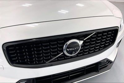 2024 Volvo S60 B5 Plus Dark Theme